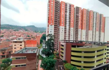 En este conjunto residencial del barrio La Gabriela, de Bello, ocurrió la muerte de este ciudadano extranjero de 41 años, luego de que horas antes fuera hallado en alto estado de exaltación. FOTO: TOMADA DE FINCA RAÍZ