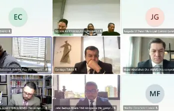 Misael Cadavid, Maria Yaneth Rúa y Elkin González (arriba, centro) en la audiencia de control de garantías de este martes. IMAGEN TOMADA DE VIDEO