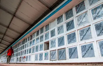 El cementerio municipal de Andes tiene bóvedas públicas y privadas. Las primeras son manejadas por la parroquia y de estas habría solo 25 disponibles. FOTOS JULIO CÉSAR HERRERA