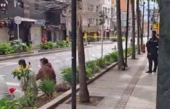 Las vías de los alrededores del Centro Administrativo Municipal de Itagüí (CAMI) fueron cerrados por las autoridades para verificar el contenido de un extraño paquete. FOTO: CORTESÍA