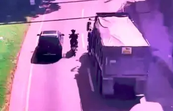 Acercándosele a conductores que transitaban, principalmente por la autopista Sur y la vía Paralela, los delincuentes les decían a sus víctimas que tenían un pinchazo en una de sus llantas para luego robarles. FOTO: CORTESÍA SECRETARÍA DE SEGURIDAD DE MEDELLÍN