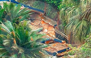 Así quedó el cementerio de La América luego del colapso estructural, que estaría vinculado a un deslizamiento. FOTO: CORTESÍA MINUTO 30