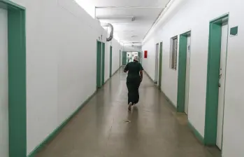 Los hospitales advierten que la situación es financieramente inviable, pues han estado asumiendo la atención de los pacientes sin respaldo contractual ni flujo de caja, comprometiendo su sostenibilidad institucional. Foto: Manuel Saldarriaga Quintero