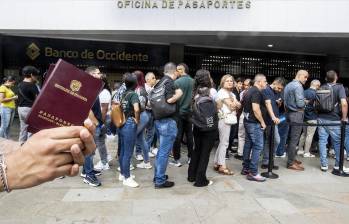 Las personas pueden pedir el Pasaporte Emergencia por motivos médicos, laborales u otros catalogados de fuerza mayor. Foto: Jaime Pérez Munévar.