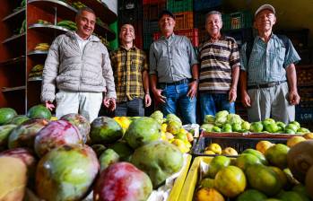 Asofrusabar nació con 25 productores y hoy mantiene un núcleo activo de cerca de 20 asociados que sostienen el impulso frutícola de Santa Bárbara. FOTO Manuel Saldarriaga. 