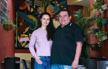 Sandra y Fernando aprendieron a hacer su pizza desde cero y hoy preparan masas frescas cada día para Aromas y Sabores. FOTO Manuel Saldarriaga. 