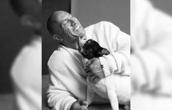 Dwayne Johnson junto a su perro Hobbs en un recuerdo entrañable. FOTO Instagram @therock