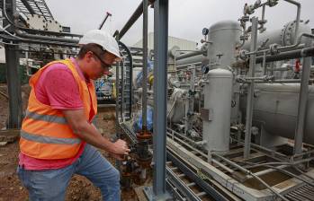 En la planta de Hevolution, ubicada en Sabaneta, está el electrolizador más grande del continente, en este equipo se produce hidrógeno separando los dos componentes del agua y liberando el oxígeno. FOTO Manuel Saldarriaga