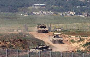 Algunas tropas del ejército israelí saliendo del sur de la Franja de Gaza. FOTO: AFP