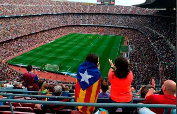 El Camp Nou, casa del Barcelona, es uno de los estadios más grandes del mundo, con capacidad para casi 100.000 personas. FOTO: GETTY