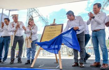 Autoridades peruanas encabezaron la inauguración de la red eléctrica. FOTO cortesía