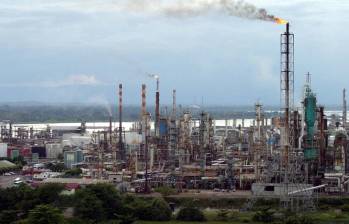 La petrolera aumentará importaciones para suplir la demanda interna por el mantenimiento de la Refinería de Barrancabermeja. FOTO: Colprensa.