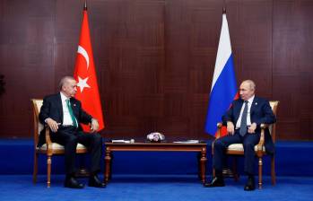 Putin espera crear en Turquía un centro de distribución para Europa, que está en pleno proceso para reducir su dependencia del combustible ruso. Foto: EFE. 