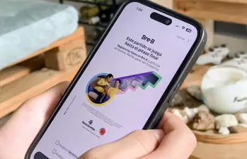 El 82% de las operaciones financieras en Colombia ya se realizan por canales digitales, frente al 68% en 2019. Ese crecimiento, aunque positivo, trae riesgos relevantes. Foto: Camilo Suárez 