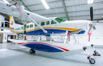 Este es el primer hidroavión comercial, de Alma Air, que operará en el país. El primer viaje con destino a Guatapé sería en un mes. FOTO Julio César Herrera. 