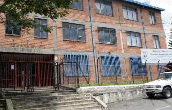 Fachada de la Institución Educativa Bernardo Arango Macías, de La Estrella. En una de las sedes de este colegio fue donde ocurrieron los hechos. FOTO: EL COLOMBIANO