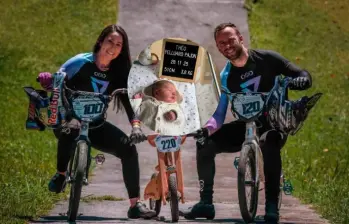 Esta es la primera imagen del bebé de Mariana Pajón y Vincent Pelluard, que nació el viernes en la noche. FOTO TOMADA INSTAGRAM 