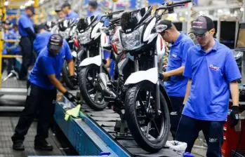 Las motocicletas de bajo cilindraje concentraron la mayor parte de las ventas en 2025, reflejando su papel clave en la movilidad diaria y el trabajo. FOTO: JULIO CÉSAR HERRERA