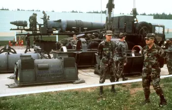 Rusia abandonó el tratado INF sobre eliminación de armas nucleares de corto y medio alcance