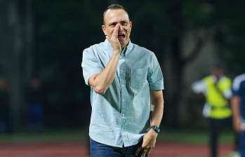 El entrenador del Medellín, Alejandro Restrepo, logró mantener su proceso en el cuadro antioqueño gracias a sus buenas presentaciones en Libertadores. Foto: Manuel Saldarriaga