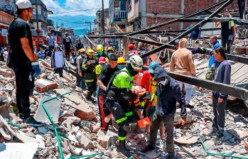 Terremoto en Cali. Así quedó un edificio ubicado en el barrio Nuevo Tequendama, sur de la ciudad. Foto: Manuel Saldarriaga