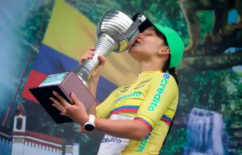 Stefanía Sánchez, la ciclista más aplaudida en el Tour Femenino, en el que además reinó en la clasificación de la montaña. FOTO CORTESÍA FEDECICLISMO