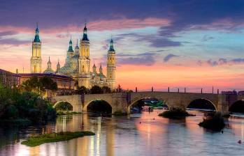 La Basílica del Pilar es un sitio frecuentado por cientos de feligreses diariamente. Dentro de ella hay frescos de Goya. Foto Cortesía Zaragoza Turismo.