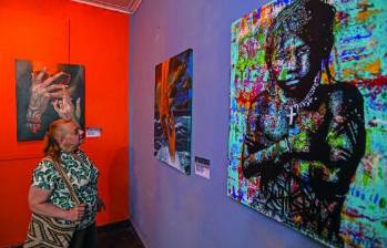Las obras que viajarán a Corea del Sur estuvieron expuestas en abril en El Café Rojo, un centro cultural ubicado en el centro de Medellín. FOTO Julio César Herrera