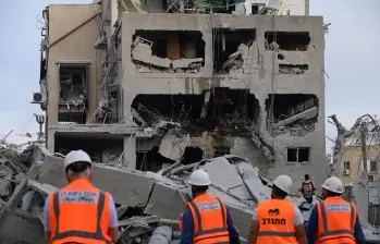  Los bombardeos hacen parte del séptimo día de enfrentamientos entre Irán e Israel, un conflicto son precedentes en Medio Oriente que ha dejado bajas de ambos lados y eleva la tensión en la región. Foto: Xinhua