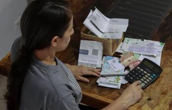 Jonathan Malagón, presidente de Asobancaria, respaldó que el Gobierno estudie limitar los pagos en efectivo en compras de apartamentos, carros y lotes para facilitar el rastreo del origen de los recursos. FOTO MANUEL SALDARRIAGA