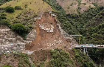 Hace seis años Pacífico 1 sufrió un derrumbe en La Sinifaná cuya responsabilidad no fue imputada al contratista. La solución vale más de $700.000 millones y aún está en lista de espera. FOTO Camilo Suárez