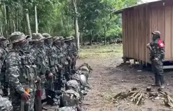 La disputa armada por la minería ilegal en el Nordeste de Antioquia ha dejado secuestros, muertos y una serie de hechos violentos, principalmente por cuenta del Clan del Golfo (foto) y el ELN. FOTO: Captura de video