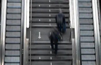 Actividad física cotidiana como subir escaleras contribuye a mejorar la salud cardiovascular y la condición física. FOTO Markus Lenhardt / dpa Picture-Alliance via AFP