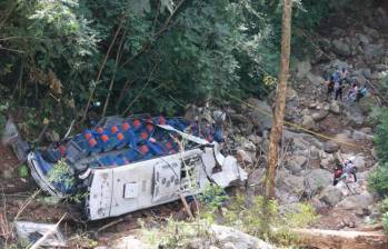 El accidente ocurrió hacia las 5:40 de la mañana del 14 de diciembre DE 2025 entre Remedios y Zaragoza, en el sector El Chispero. FOTO Manuel Saldarriaga Quintero.