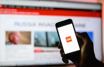 La cadena estadounidense CNN, por su parte, anunció el despido de 200 empleos de televisión, y tiene planes de contratar otros 200 talentos en roles digitales. FOTO: iStock