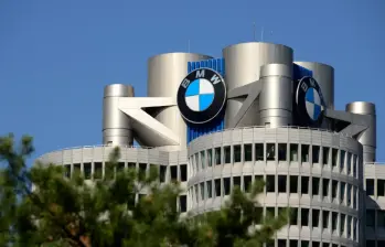 La caída del negocio en China impulsa la estrategia de reducción de costos de BMW. FOTO: AFP