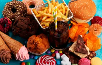 Ambos estudios recomiendan políticas públicas más estrictas de etiquetado y transparencia en la industria alimentaria, así como intervenciones clínicas que ayuden a las personas a reducir progresivamente su consumo de ultraprocesados. Foto Getty.