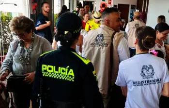 Desde este jueves los funcionarios de la Registraduría, acompañados de la Fuerza Pública, comenzarán el suministro de material electoral a los sitios más lejanos. FOTO: MANUEL SALDARRIAGA