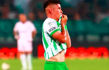 La emoción de Jorman tras marcar su primer gol con Nacional. FOTO MANUEL SALDARRIAGA