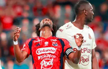 En la imagen, Didier Moreno lamentándose en el duelo frente al Tolima. FOTO MANUEL SALDARRIAGA