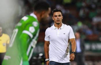 El técnico Lucas González sigue disfrutando tener en Nacional a jugadores como James Rodríguez, Edwin Cardona y Elías Cabrera quienes dieron muestras de mucha calidad ante Junior. FOTO MANUEL SALDARRIAGA