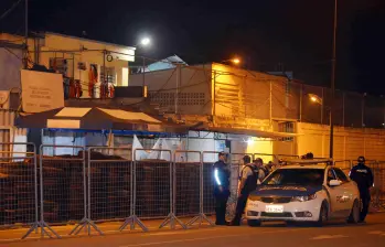 Entre las víctimas hay cuatro mujeres y dos hombres. Vecinos dicen que los despertó una ráfaga de disparos: “Esto es de no creer, eran personas que no le hacían daño a nadie”. Imagen de referencia. FOTO: AFP. 
