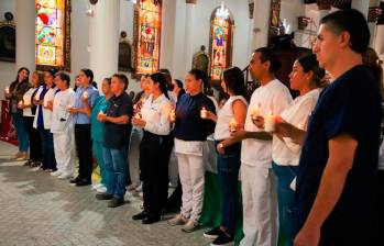 En Yolombó hubo una ceremonia religiosa en honor al profesor asesinado. CORTESÍA GOBERNACIÓN