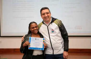 Alcalde Diego Torres durante la entrega de subsidios de mejoramiento de vivienda. FOTO: Cortesía. 