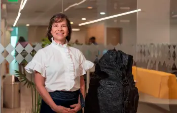 Claudia Bejarano culminará el próximo 30 de junio una trayectoria de 42 años en Cerrejón, compañía que presidió desde 2019 y donde lideró procesos de sostenibilidad, relacionamiento comunitario y fortalecimiento operativo. FOTO cortesía Cerrejón