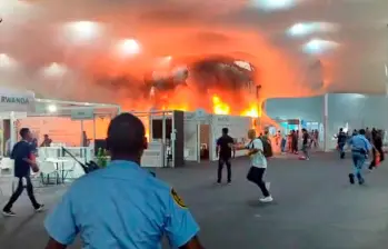 Así es el incendio ocurrido en la Zona Azul de la COP30 en Belém. FOTO: AFP