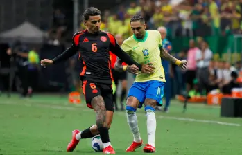 En la imagen aparece Richard Ríos en el duelo ante Brasil en el estadio Mané Garrincha. FOTO AFP