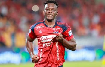 El atacante vallecaucano Edwuin Cetré anotó su gol 15 con el Poderoso en 2023 y es el máximo anotador del rojo en lo que va del año. FOTO: MANUEL SALDARRIAGA