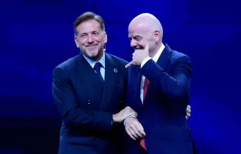 El presidente de la Conmebol, Alejandro Domínguez, siempre se ha mostrado cercano al presidente de la Fifa, Gianni Infantino. Foto: 