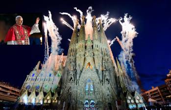 La cruz que corona la torre fue iluminada por primera vez en la historia del templo. FOTO: GETTY